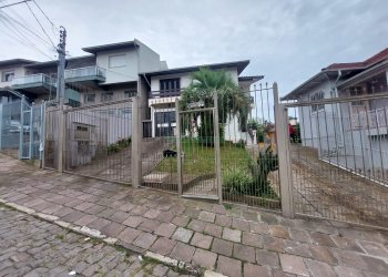 Casa com 70m², 2 dormitórios, no bairro Rio Branco em Caxias do Sul para Alugar
