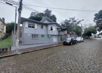 Casa com 240m², 3 dormitórios, 3 vagas, no bairro Lourdes em Caxias do Sul para Alugar