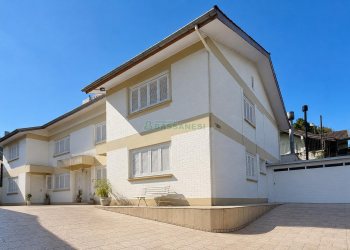 Sobrado com 127m², 3 dormitórios, 1 vaga, no bairro Santa Catarina em Caxias do Sul para Comprar