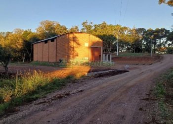 Pavilhão com 300m², no bairro Área Rural de Caxias do Sul em Caxias do Sul para Alugar
