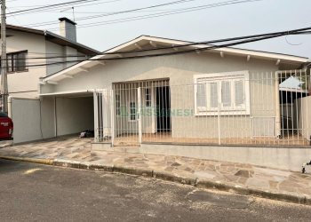 Casa com 200m², 2 dormitórios, no bairro Uniao em Flores da Cunha para Comprar