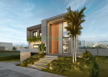 Casa com 369m², 3 dormitórios, 4 vagas, no bairro Interlagos em Caxias do Sul para Comprar