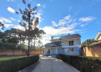 Casa com 225m², 3 dormitórios, 2 vagas, no bairro Vila Hipica em Caxias do Sul para Comprar