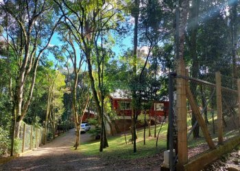 Chácara com 230m², 3 dormitórios, 3 vagas, no bairro São Virgílio em Caxias do Sul para Comprar