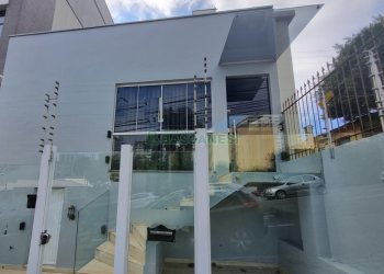 Casa Comercial com 120m², no bairro Exposição em Caxias do Sul para Alugar