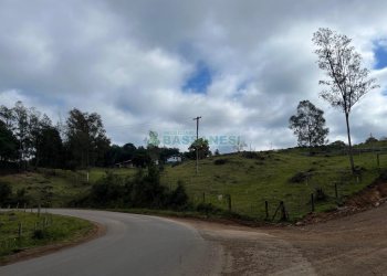 Chácara com 38200m², 3 dormitórios, no bairro Interior em São Marcos para Comprar