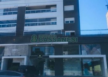Loja com 450m², 4 vagas, no bairro Panazzolo em Caxias do Sul para Comprar