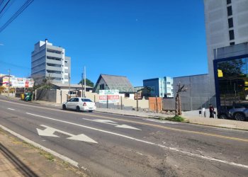 Terreno com 588m², no bairro Sagrada Família em Caxias do Sul para Comprar