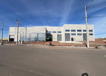 Pavilhão com 2975m², no bairro Distrito Industrial em Caxias do Sul para Alugar
