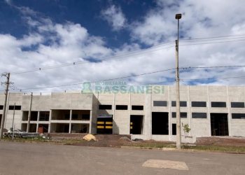 Pavilhão com 1434m², no bairro Distrito Industrial em Caxias do Sul para Alugar
