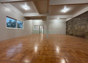 Casa com 120m², 10 vagas, no bairro Santa Lúcia em Caxias do Sul para Alugar