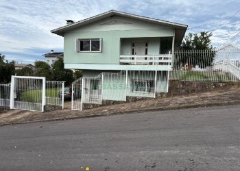 Casa com 120m², 10 vagas, no bairro Santa Lúcia em Caxias do Sul para Alugar