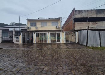 Sobrado com 55m², 2 dormitórios, 1 vaga, no bairro De Zorzi em Caxias do Sul para Alugar