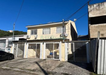 Sobrado com 55m², 2 dormitórios, 1 vaga, no bairro De Zorzi em Caxias do Sul para Alugar