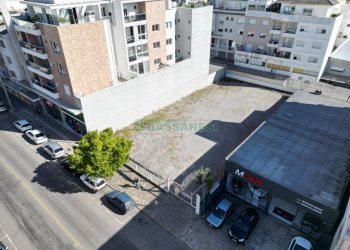 Terreno com 800m², no bairro Centro em Flores da Cunha para Alugar ou Comprar