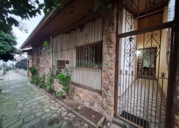 Casa com 400m², 4 dormitórios, 3 vagas, no bairro Cinqüentenário em Caxias do Sul para Alugar