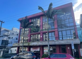 Sala com 48m², no bairro Rio Branco em Caxias do Sul para Comprar