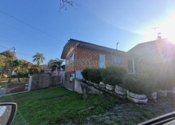 Casa com 70m², 3 dormitórios, 1 vaga, no bairro Ana Rech em Caxias do Sul para Alugar