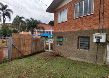 Casa com 70m², 3 dormitórios, 1 vaga, no bairro Ana Rech em Caxias do Sul para Alugar