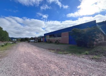 Pavilhão com 2032m², no bairro Ana Rech em Caxias do Sul para Alugar