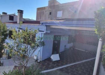 Casa com 213m², 3 dormitórios, 1 vaga, no bairro Planalto em Caxias do Sul para Comprar