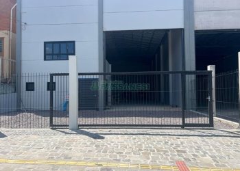 Pavilhão com 318m², no bairro Nossa Senhora de Fátima em Caxias do Sul para Alugar