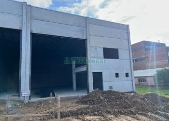 Pavilhão com 318m², no bairro Nossa Senhora de Fátima em Caxias do Sul para Alugar