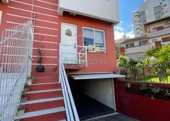 Sobrado com 150m², 3 dormitórios, 2 vagas, no bairro Vinhedos em Caxias do Sul para Comprar