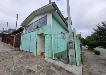 Casa com 86m², 2 dormitórios, 2 vagas, no bairro Centenário em Caxias do Sul para Alugar