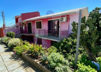 Casa com 136m², 6 dormitórios, 2 vagas, no bairro Santa Lúcia em Caxias do Sul para Comprar