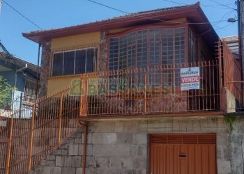 Casa com 240m², 3 dormitórios, 1 vaga, no bairro Rio Branco em Caxias do Sul para Comprar
