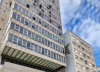 Sala com 180m², no bairro Centro em Caxias do Sul para Alugar