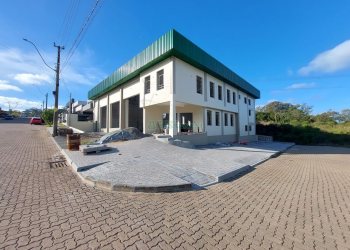 Pavilhão com 650m², 6 vagas, no bairro Jardim das Hortências em Caxias do Sul para Alugar
