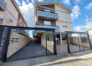 Sobrado com 90m², 2 dormitórios, 1 vaga, no bairro São Luiz em Caxias do Sul para Comprar