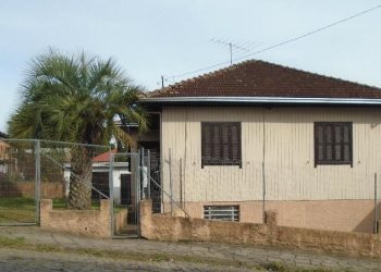 Casa com 179m², 4 dormitórios, 1 vaga, no bairro Bela Vista em Caxias do Sul para Comprar