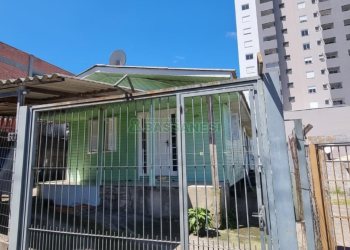 Casa com 100m², 4 dormitórios, 1 vaga, no bairro Nossa Senhora de Fátima em Caxias do Sul para Comprar