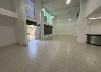 Loja com 487m², no bairro Villagio Iguatemi em Caxias do Sul para Alugar