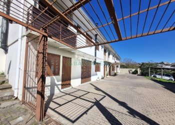 Sobrado, 2 dormitórios, 2 vagas, no bairro Salgado Filho em Caxias do Sul para Alugar