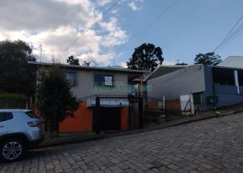 Casa com 100m², 2 dormitórios, 1 vaga, no bairro Nossa Senhora da Conceição em Caxias do Sul para Comprar