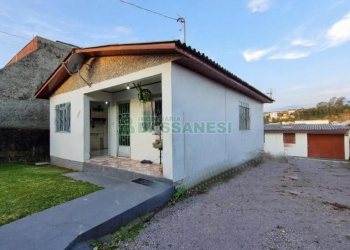 Casa com 63m², 2 dormitórios, 1 vaga, no bairro São Caetano em Caxias do Sul para Alugar