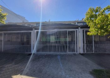 Sobrado com 90m², 3 dormitórios, 1 vaga, no bairro Desvio Rizzo em Caxias do Sul para Alugar