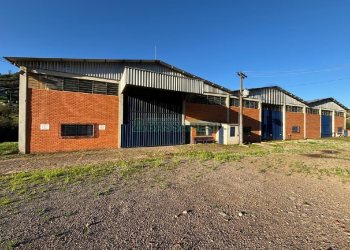 Pavilhão com 2100m², no bairro Centro em Caxias do Sul para Alugar
