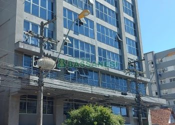 Sala com 200m², 1 vaga, no bairro Centro em Caxias do Sul para Alugar