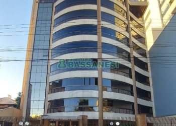 Apartamento com 198m², 3 dormitórios, 2 vagas, no bairro Centro em Caxias do Sul para Comprar