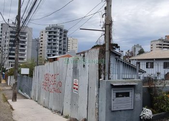 Terreno, no bairro Universitário em Caxias do Sul para Comprar