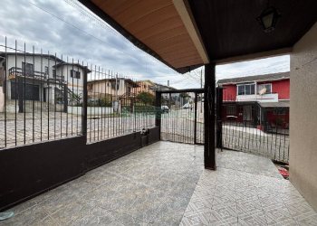 Casa com 92m², 3 dormitórios, 2 vagas, no bairro Santa Lúcia em Caxias do Sul para Alugar