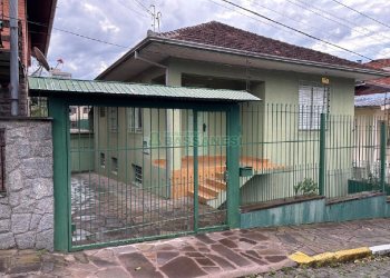 Casa com 68m², 2 dormitórios, no bairro Jardim América em Caxias do Sul para Alugar