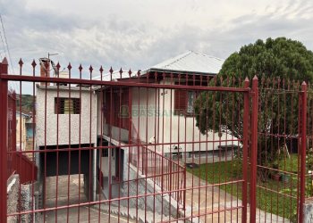 Casa com 68m², 2 dormitórios, 1 vaga, no bairro Cruzeiro em Caxias do Sul para Alugar