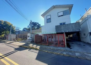 Sobrado com 70m², 2 dormitórios, 1 vaga, no bairro São Caetano em Caxias do Sul para Alugar