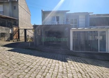 Sobrado com 120m², 2 dormitórios, 500 vagas, no bairro Salgado Filho em Caxias do Sul para Alugar